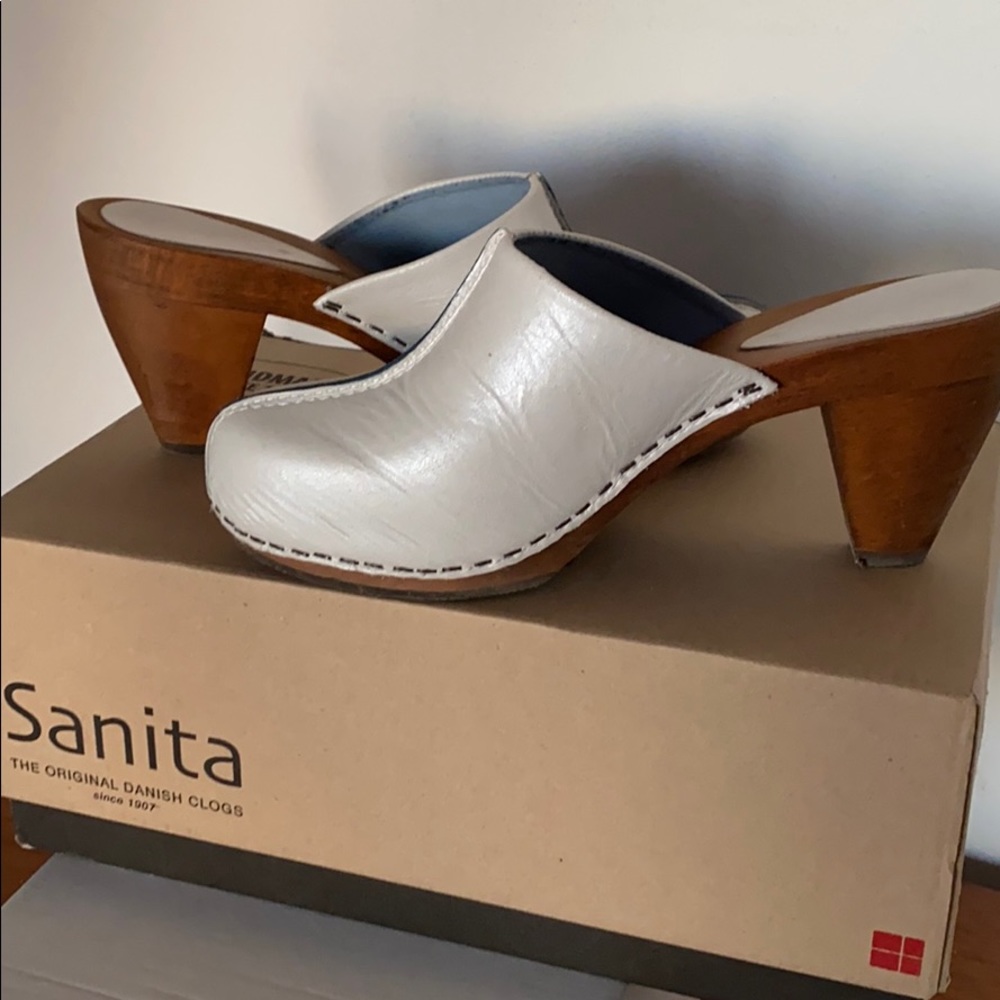 Sanita clogs